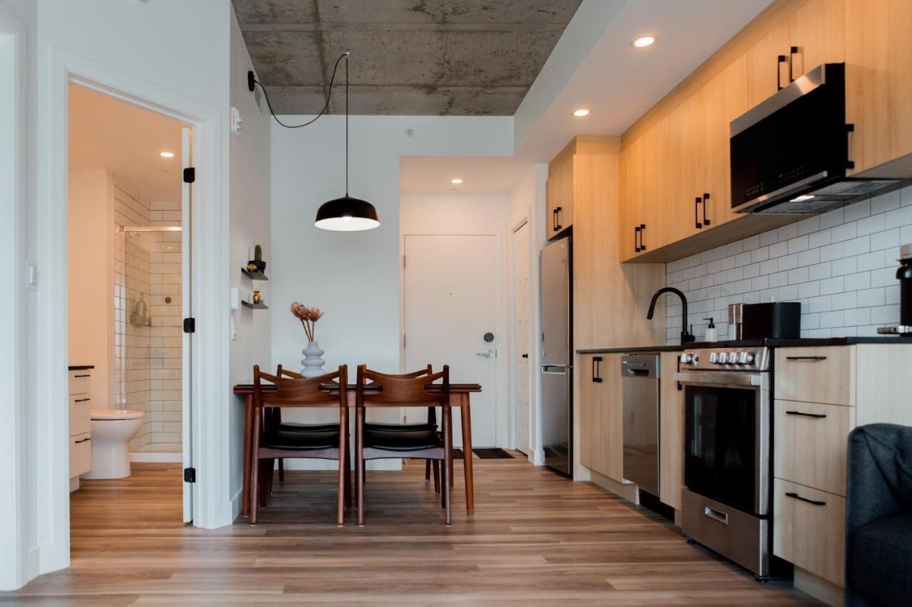 Condo Mid-Century Modern Style - Pool/Terrace 퀘벡 외부 사진