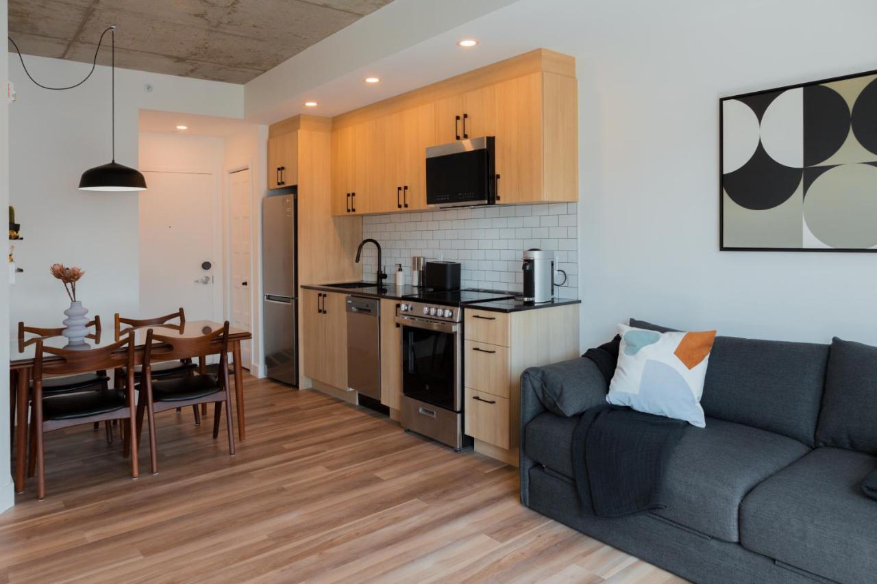 Condo Mid-Century Modern Style - Pool/Terrace 퀘벡 외부 사진