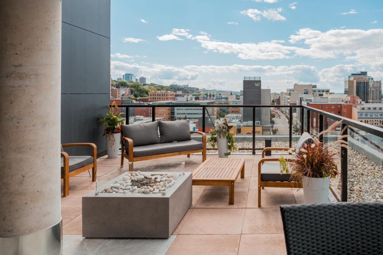 Condo Mid-Century Modern Style - Pool/Terrace 퀘벡 외부 사진